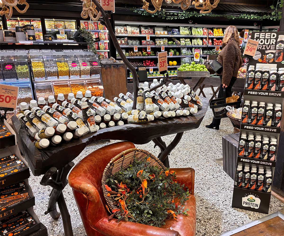 Höstig exponering  i butik av Arla Protein Food to go 